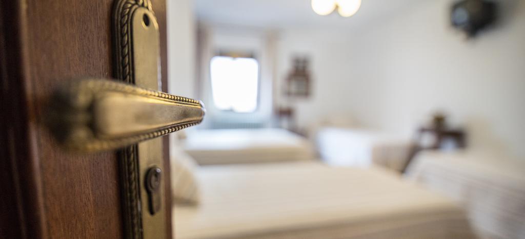 Hostal Alba Taruta Guadalupe  Quarto foto