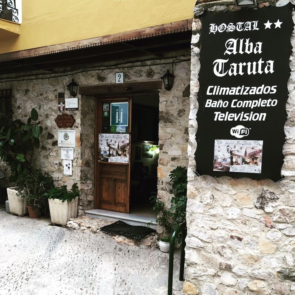 Hostal Alba Taruta Guadalupe  Exterior foto